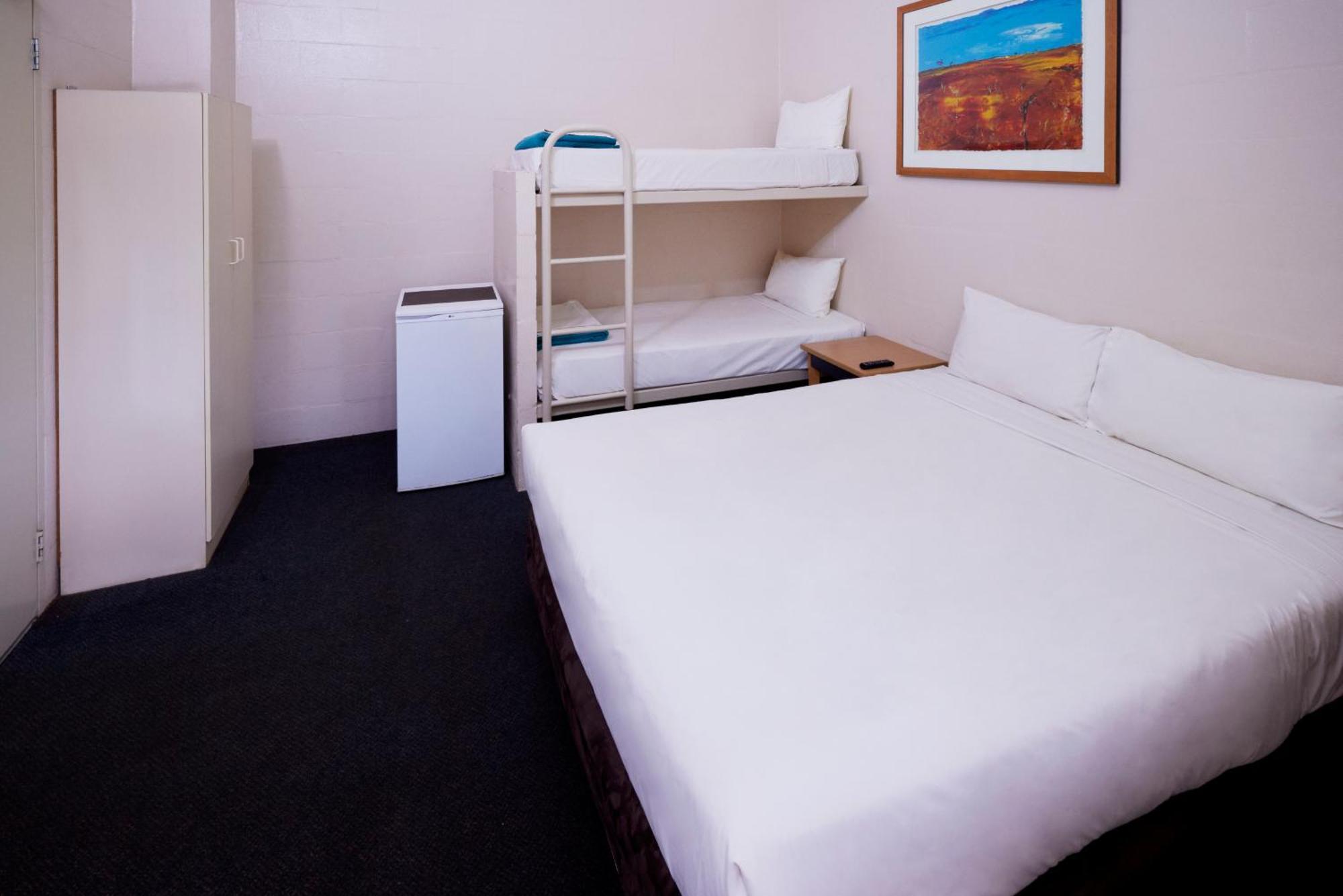 Outback Hotel Айерс Рок Екстериор снимка