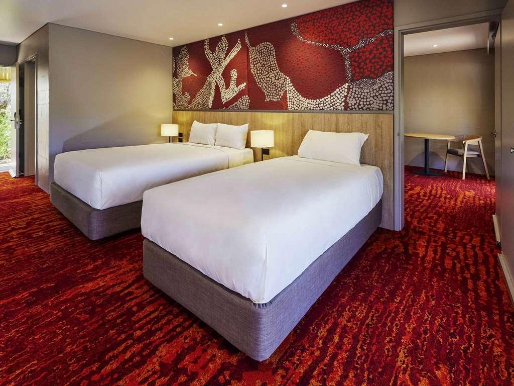 Outback Hotel Айерс Рок Стая снимка