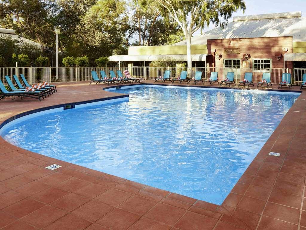 Outback Hotel Айерс Рок Екстериор снимка