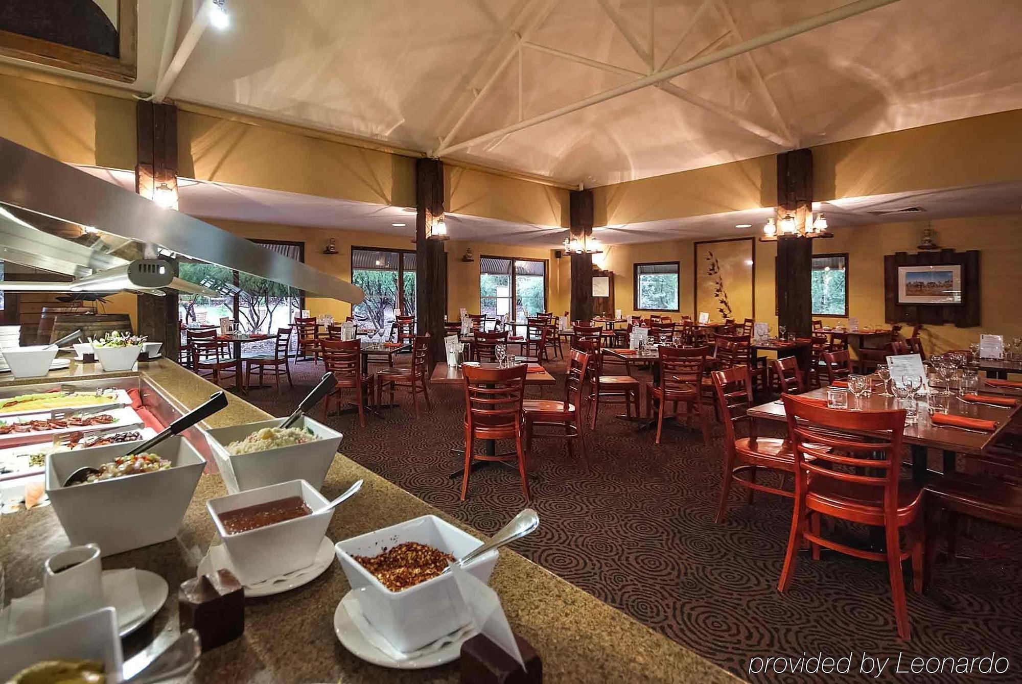 Outback Hotel Айерс Рок Екстериор снимка