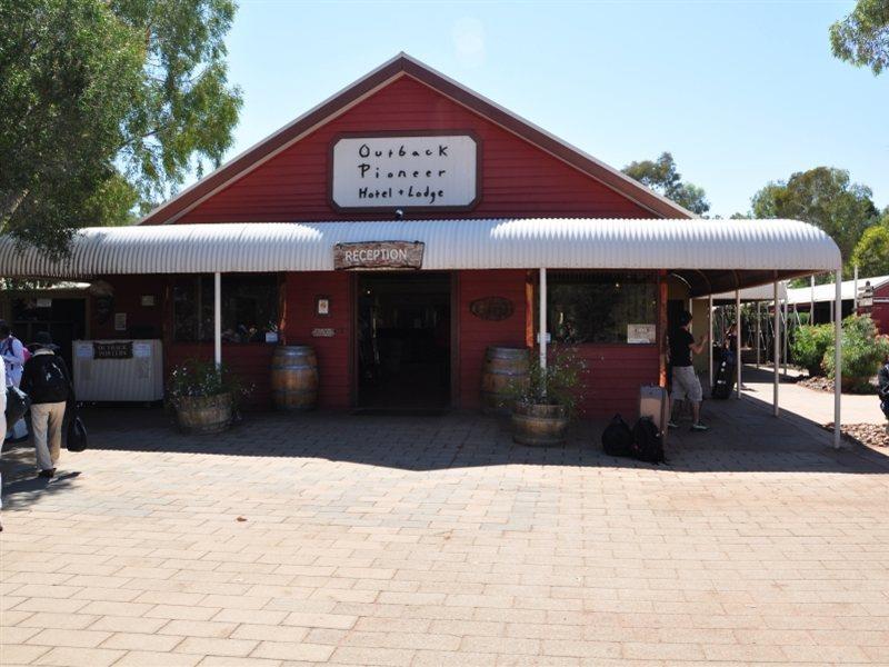 Outback Hotel Айерс Рок Екстериор снимка